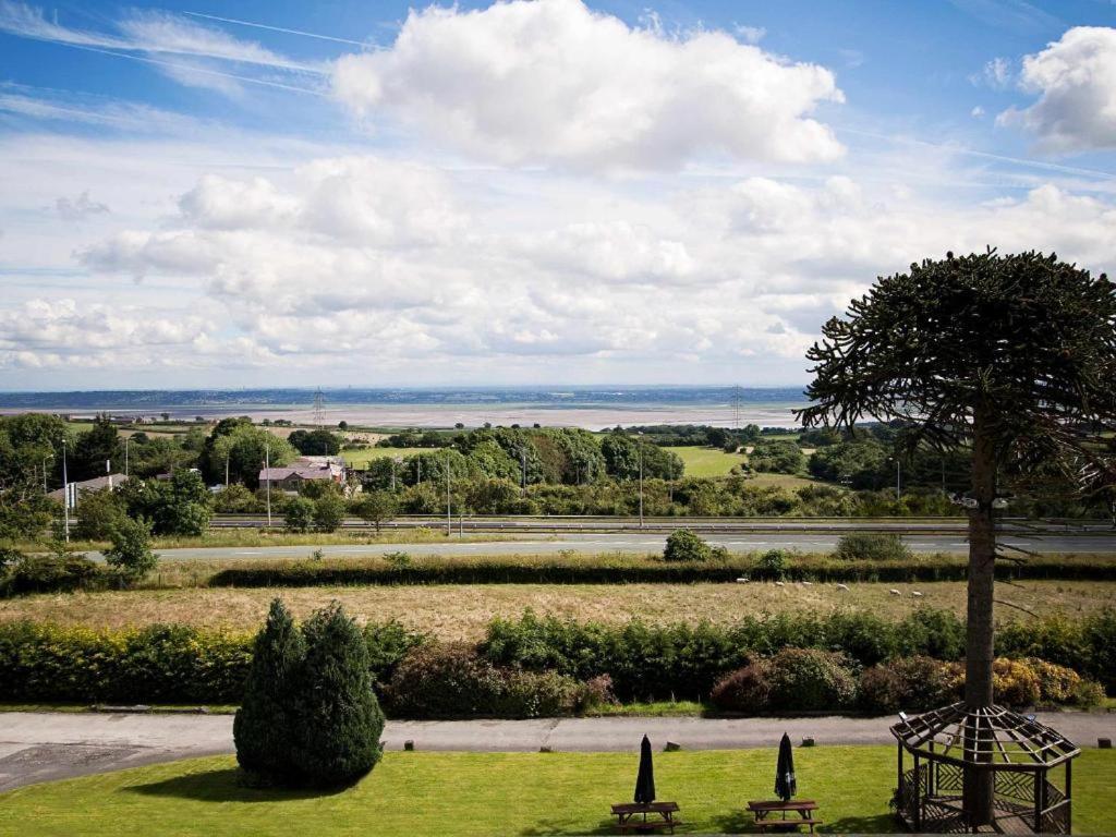Springfield Hotel & Health Club Halkyn ภายนอก รูปภาพ